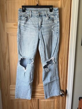 American Eagle Light Wash Distressed Women’s Jeans